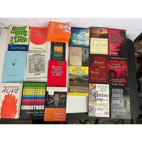 Lot of 30 Spiritual Religious Catholic Books Pamphlet English Spanish Mixed - Picture 4 of 8
